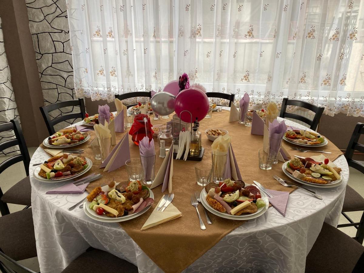 Guest House Zoreni Mociu Luaran gambar