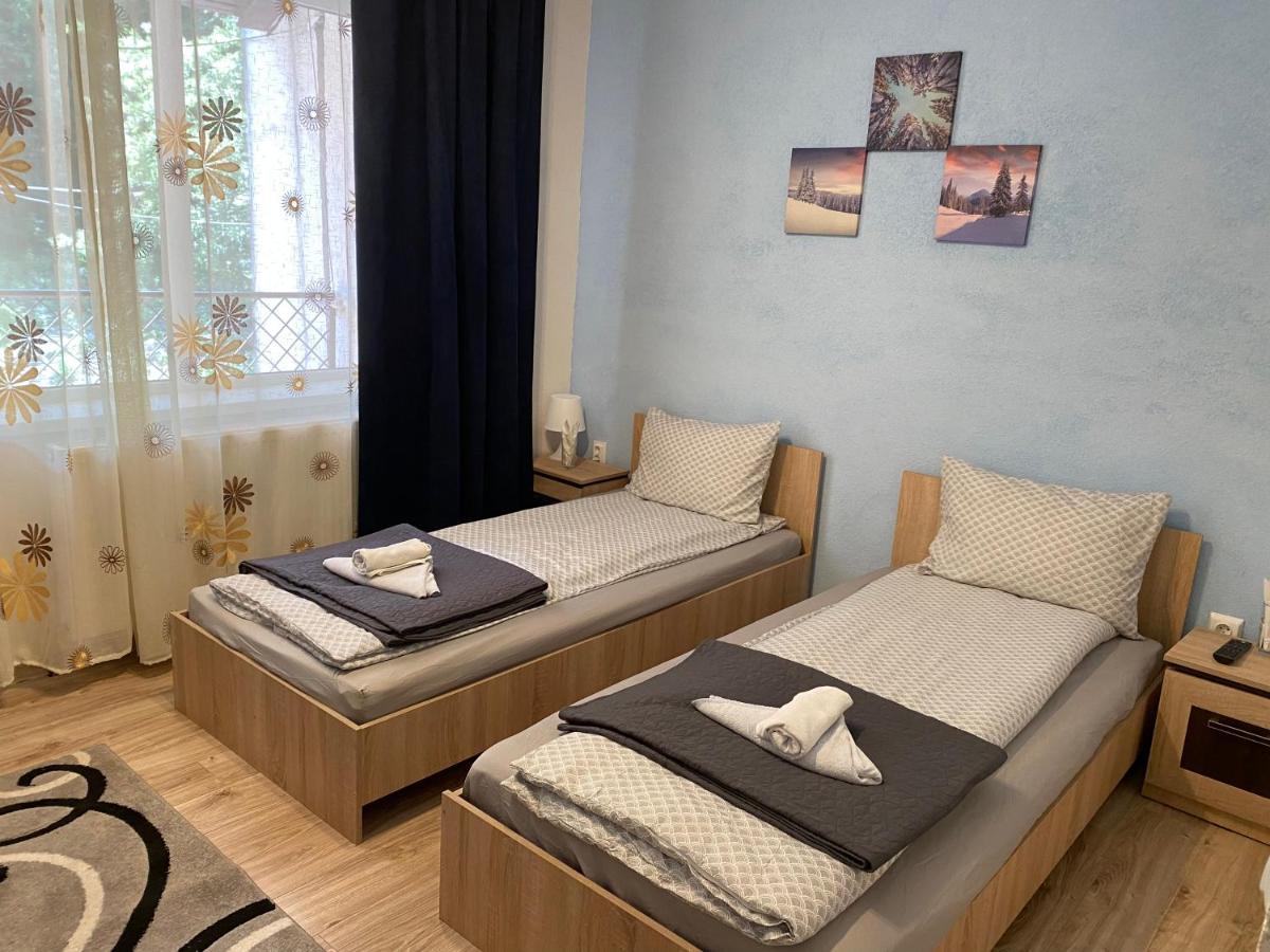 Guest House Zoreni Mociu Luaran gambar